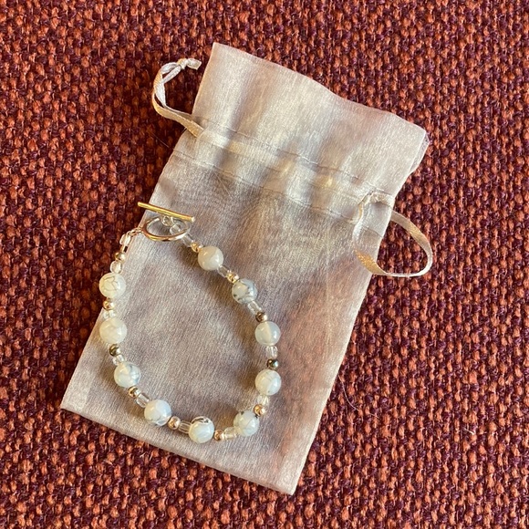 Hand-beaded Bracelet 2/$10 - Picture 1 of 2